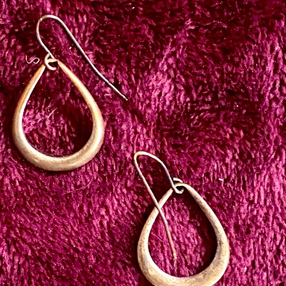 Vintage Wooden Carved Beaded Necklace, CopperTone Pendant Necklace, 2 pr earring - Picture 11 of 13